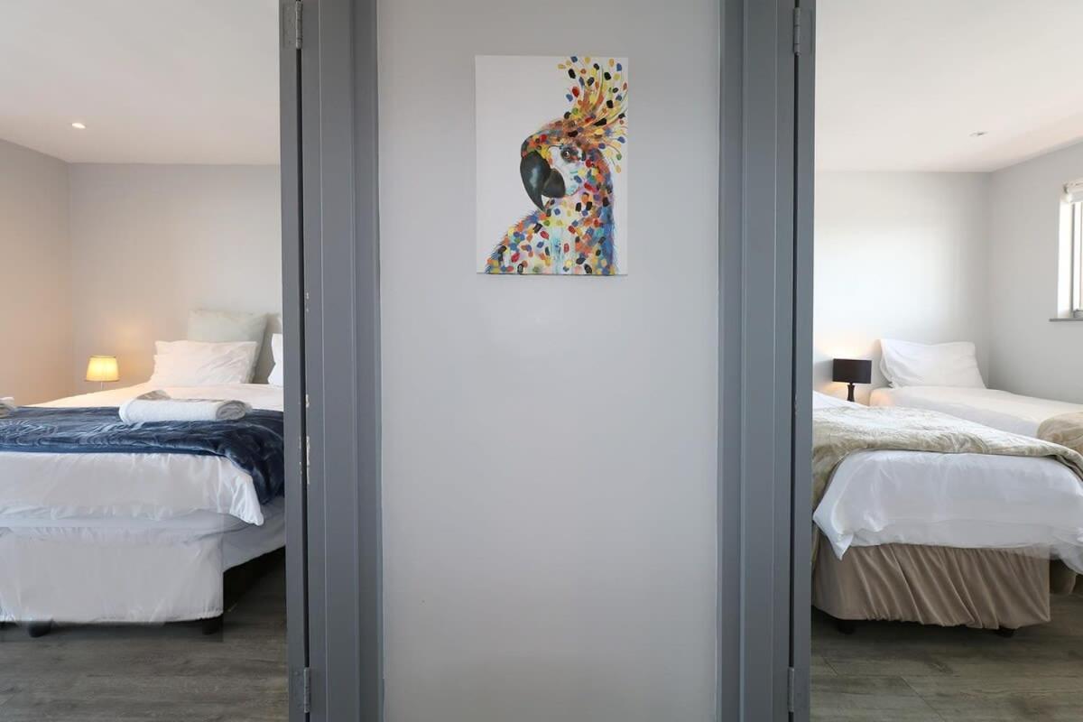 Appartamento Sunrise Penthouse Muizenberg Esterno foto